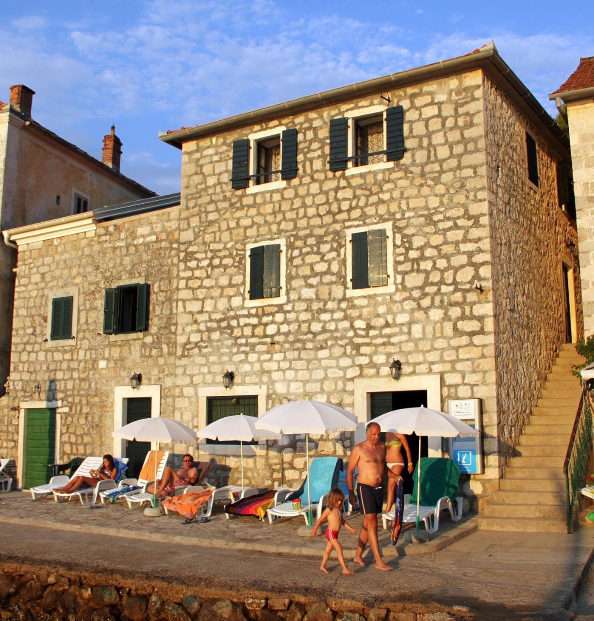 Rose - Apartmani Janovic Луштица Экстерьер фото
